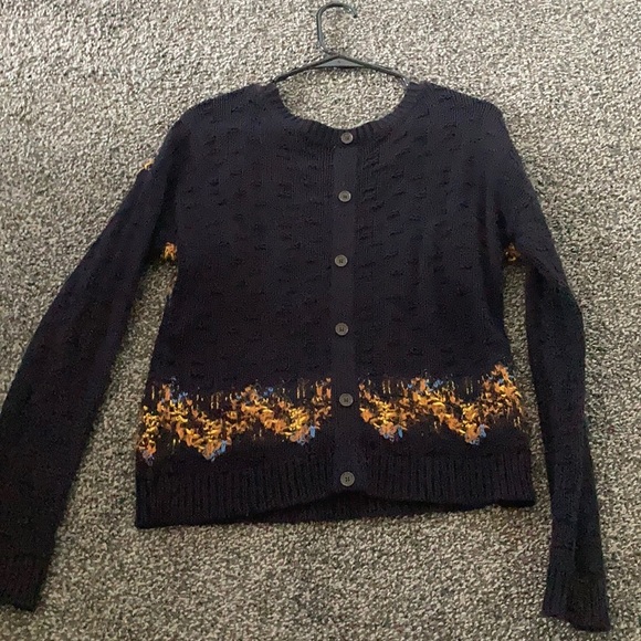 Sweater - Picture 4 of 4